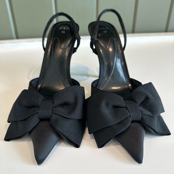 Black Women's Heels with Bow - Picture 2 of 6